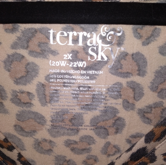 Terra & Sky Plus Leopard Print Shirt 2X - Picture 2 of 3